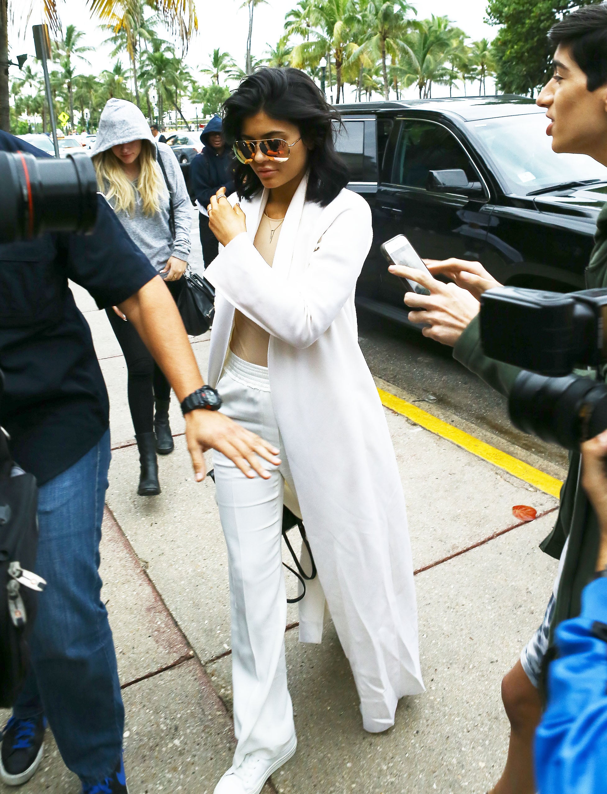Fashion Shopping Style Kylie Jenner S Airport Look Is The