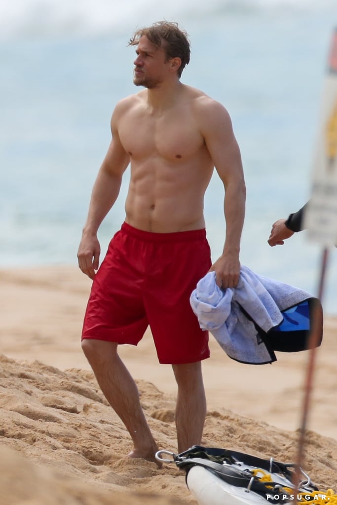 Shirtless-Charlie-Hunnam-Hawaii-Pictures