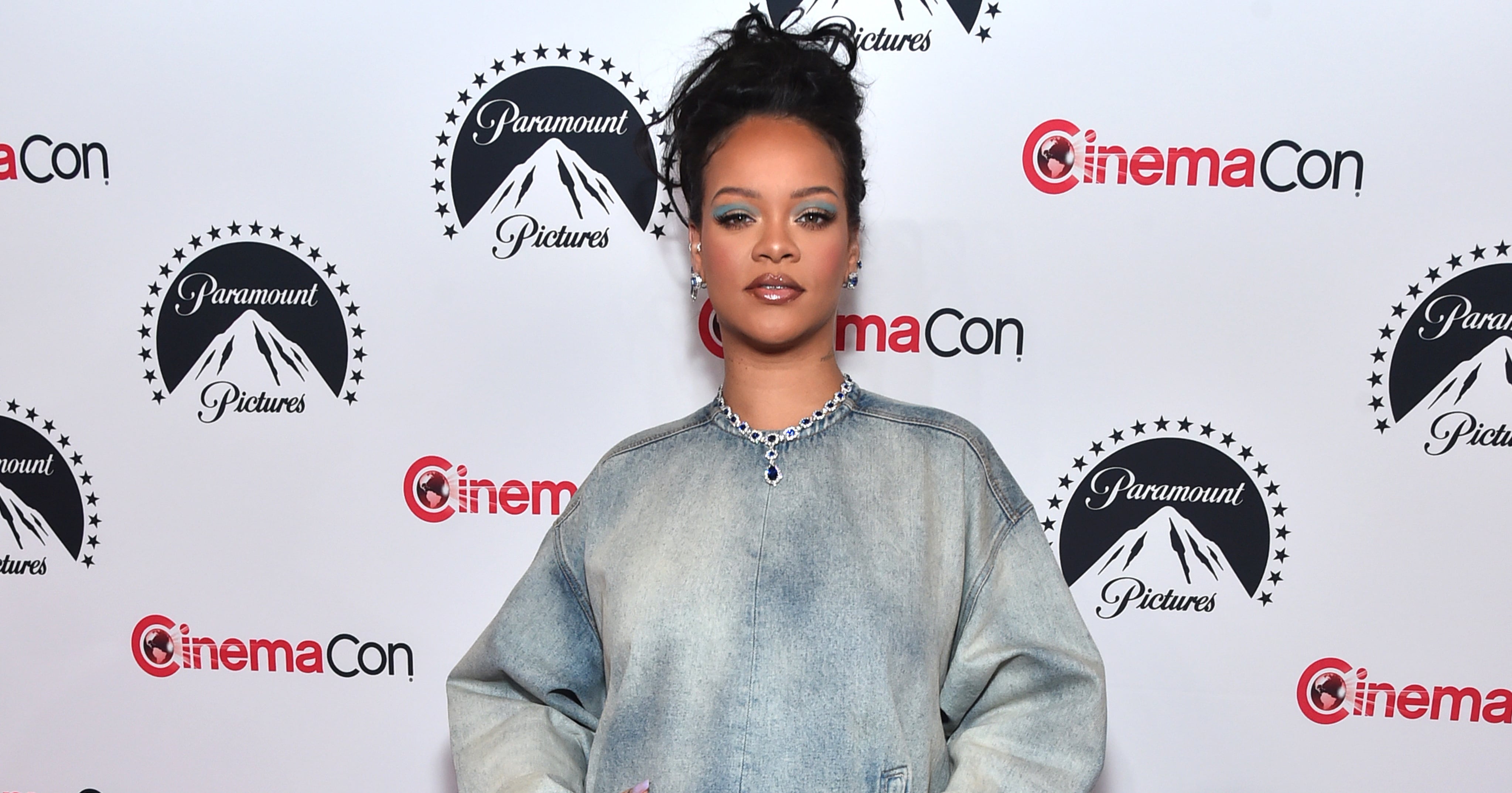 Rihanna Wears Sparkly Digital Lavender Nails at CinemaCon | POPSUGAR Beauty