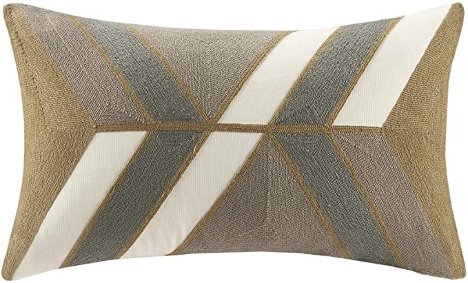 增加现代几何氛围:墨+常春藤航空棉装饰枕中