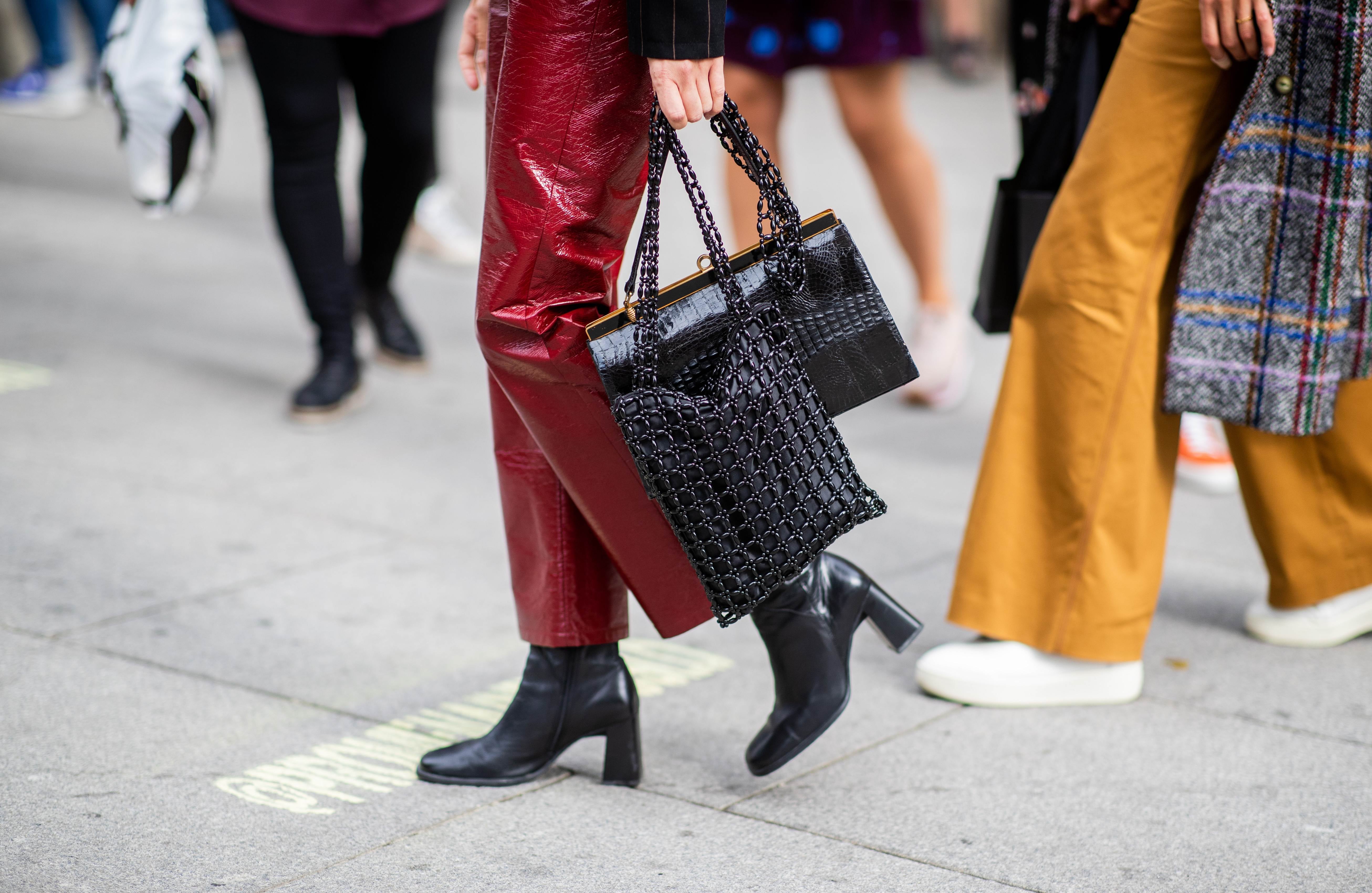 Le Fashion: Splurge vs. Steal: Black Structured Box Bag