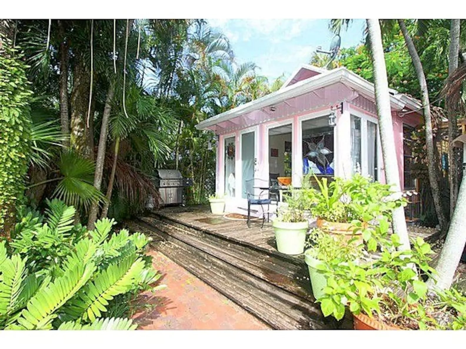 Tiny Airbnb Beach Houses PS Smart Living