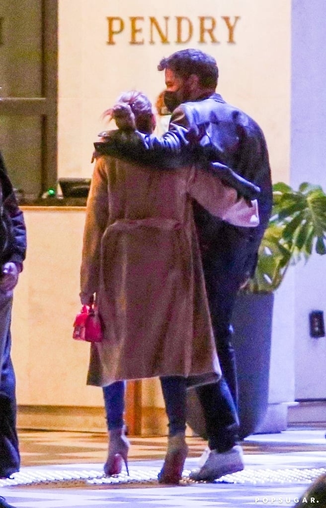 Jennifer Lopez and Ben Affleck Hugging in LA | Pictures