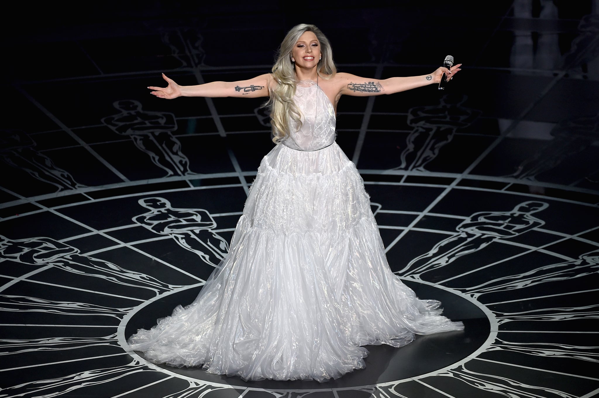 Lady gaga hot sale oscar performance dress