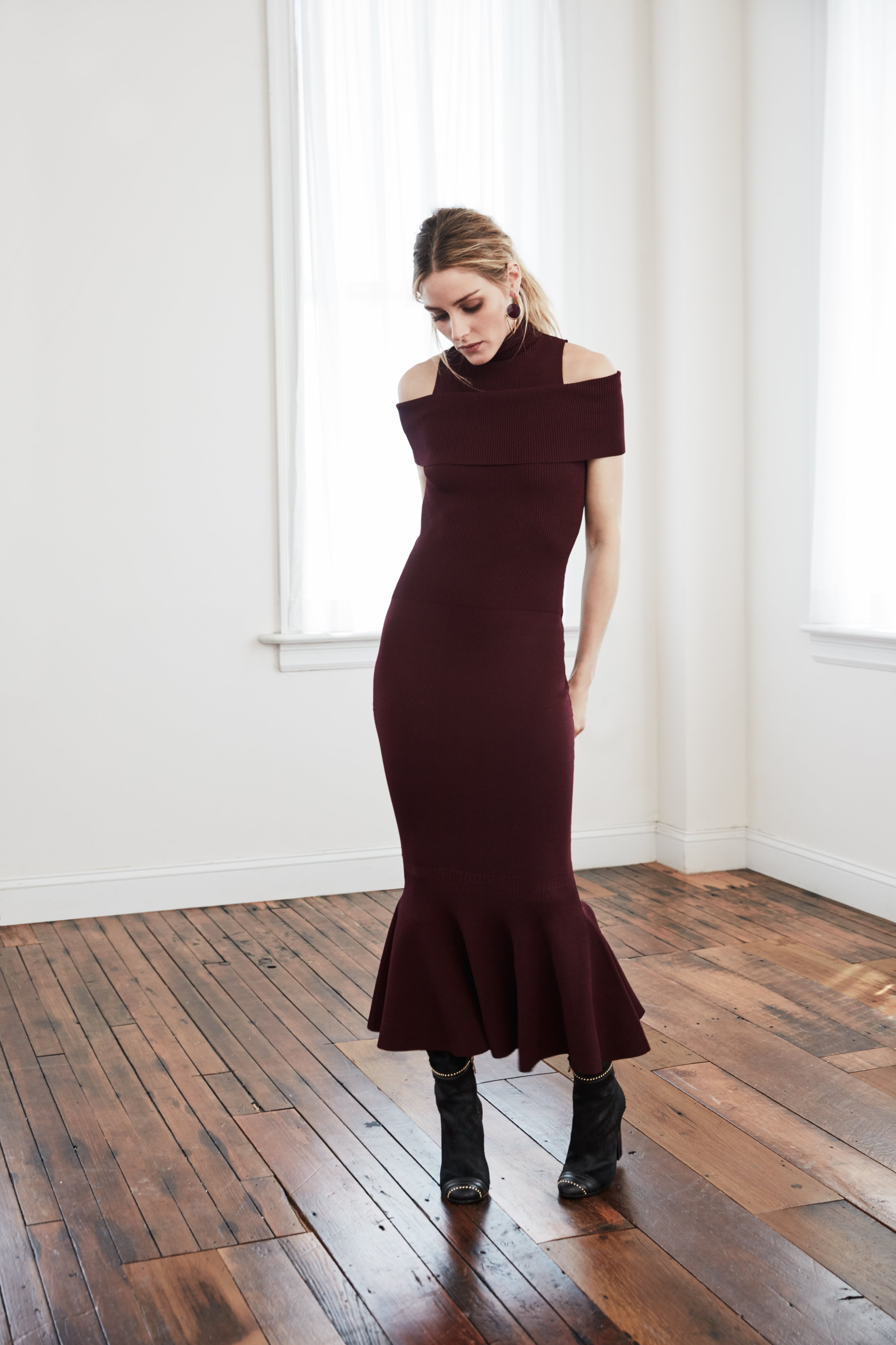 olivia palermo burgundy dress + Chelsea28 Fall 2016 Collection Model Carlos Products Fitted Beaded Sleeveless Slit Size:38S/32W