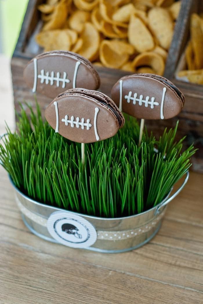 Football Macarons