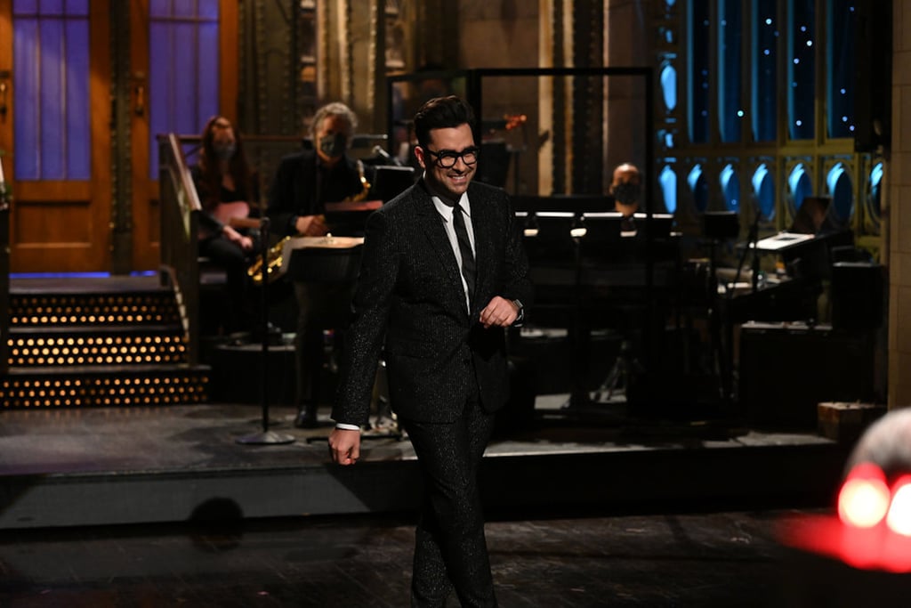 Dan Levy Started the Saturday Night Live Note Tradition