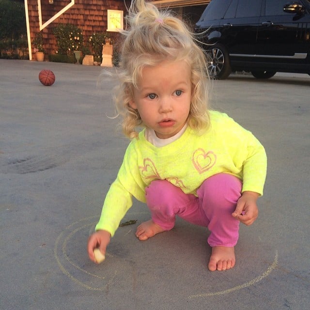Maxwell Johnson ushered in Spring with some sidewalk chalk and a sweater her mom designed.
Source: Instagram user jessicasimpson