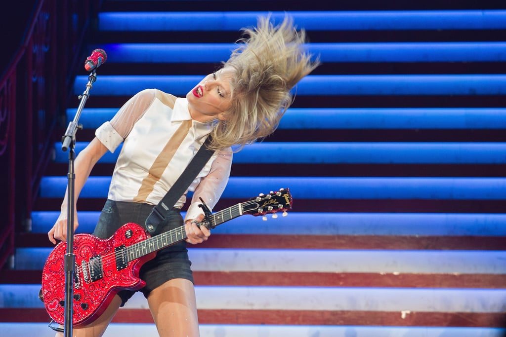 Taylor Swift did some serious head-banging at her concert in ...