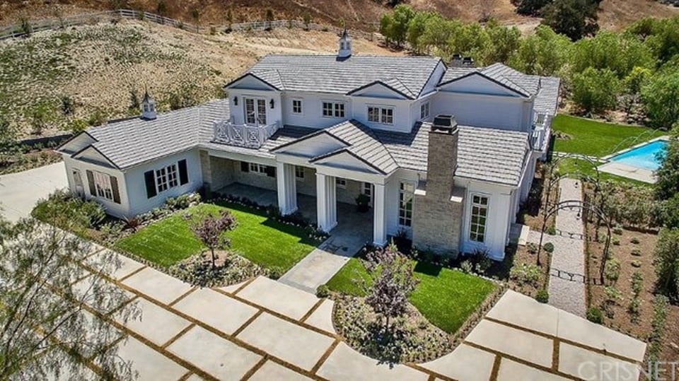 Kylie Jenner Buys Second Calabasas Mansion