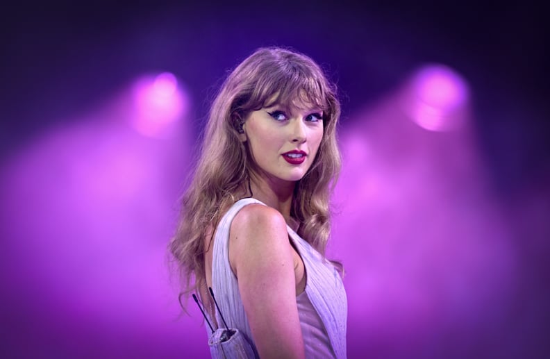 LONDON, ENGLAND - AUGUST 15: (EDITORIAL USE ONLY. NO STANDALONE PUBLICATION USE (NO SPECIAL INTEREST OR SINGLE ARTIST PUBLICATION USE; NO BOOK USE))   Taylor Swift performs onstage during 