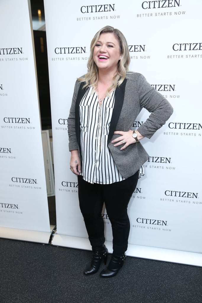 Pregnant Kelly Clarkson at NYC Event November 2015 Pictures