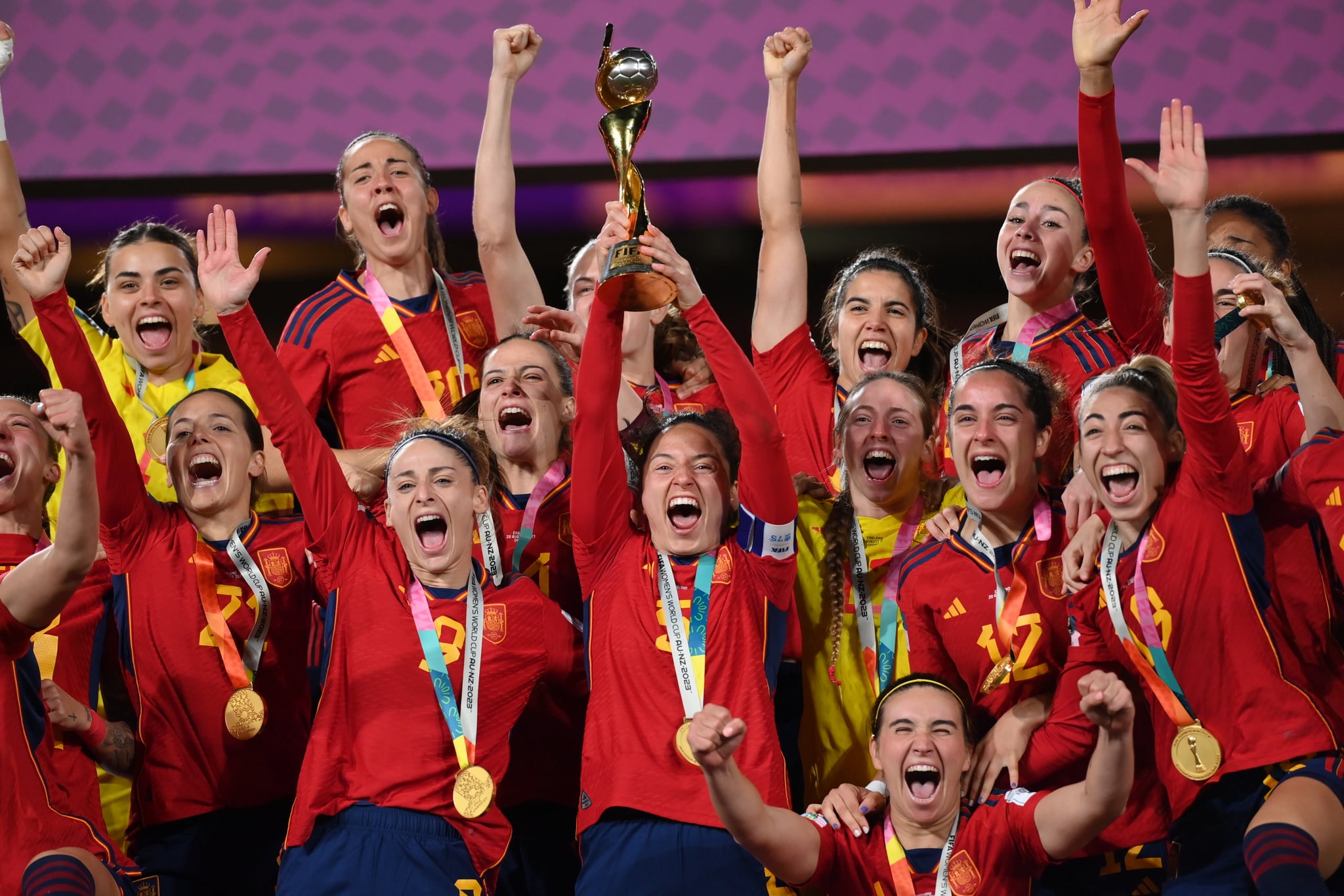 SYDNEY, AUSTRALIA - AUGUST 20: Ivana Andres of Spain lifts the FIFA Women's World Cup Trophy following victory in   during the FIFA Women's World Cup Australia & New Zealand 2023 Final match between Spain and England at Stadium Australia on August 20, 2023 in Sydney, Australia. (Photo by Justin Setterfield/Getty Images)