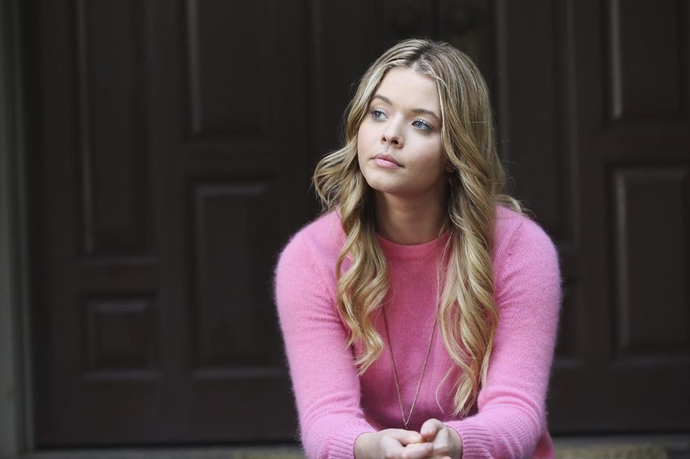 Alison Dilaurentis Sasha Pieterse How Old Are The Actors On Pretty Little Liars Popsugar 7135