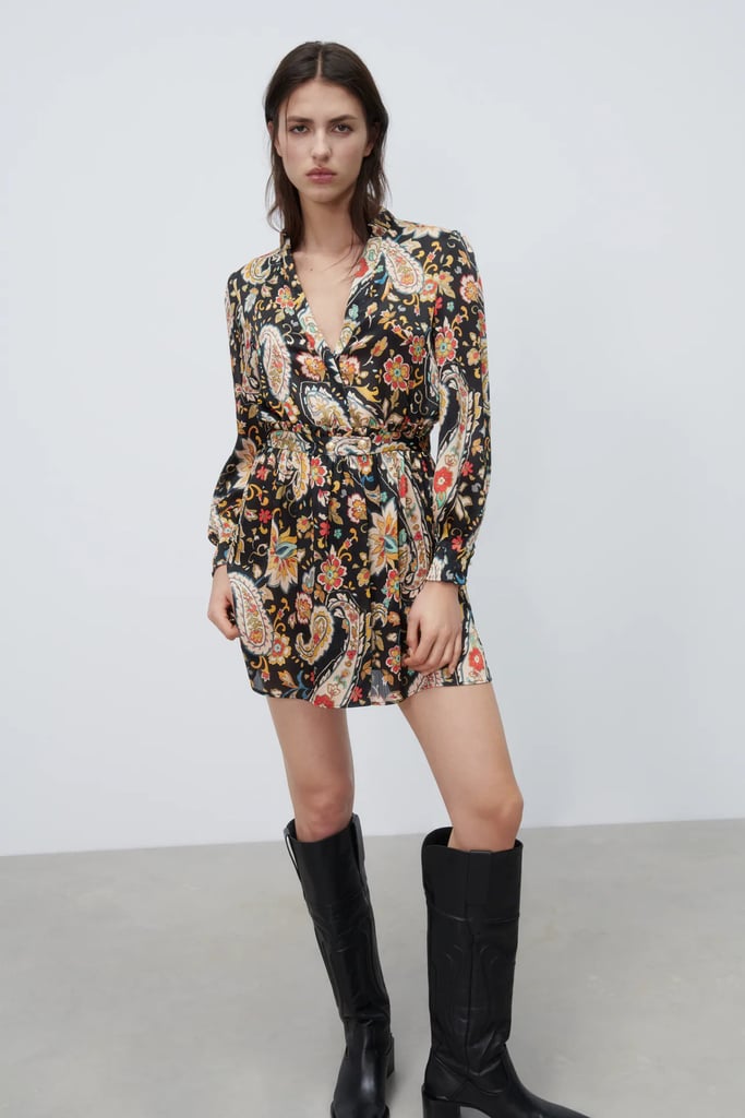 一个印刷迷你:Zara印花短裙