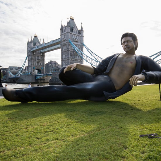 巨大的杰夫·戈德布拉姆雕塑在伦敦