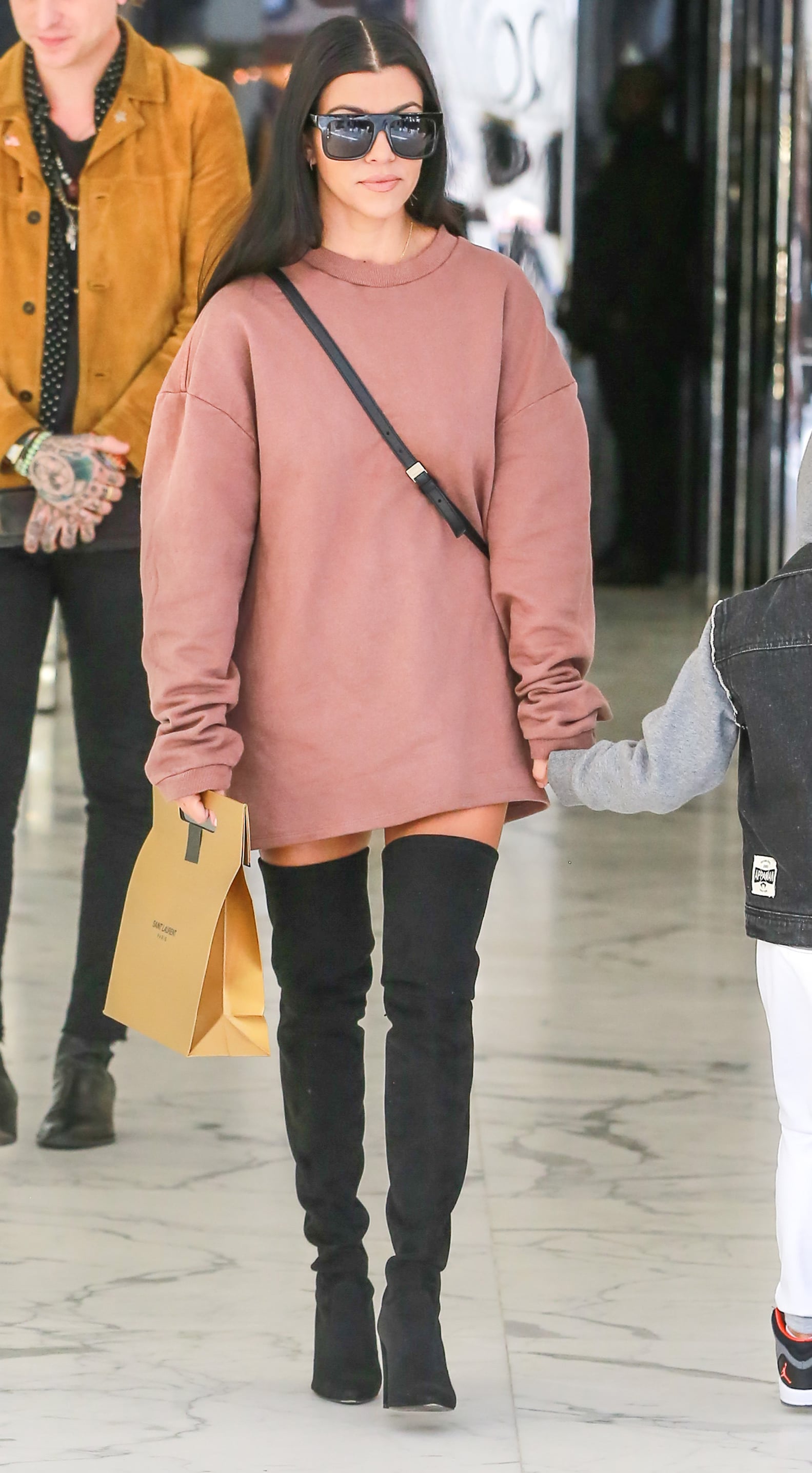 How to Wear Oversize Top With Boots | PS Fashion
