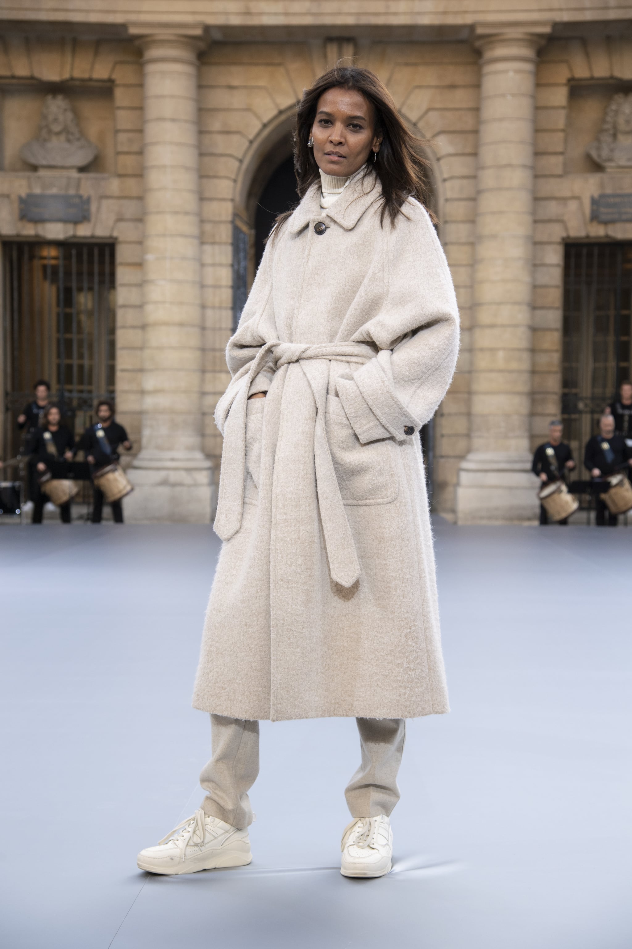 Liya Kebede Walks Le Défilé L'Oréal Paris 2019
