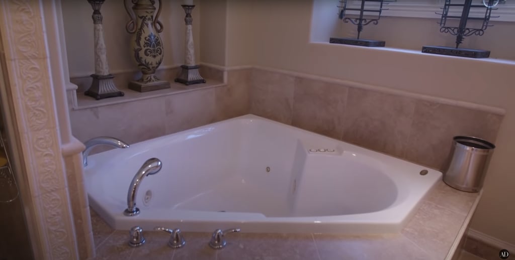 Of course Pippen needs a large bath — he's 6'8"!