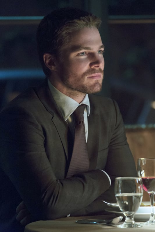 Stephen Amell Pictures on Arrow