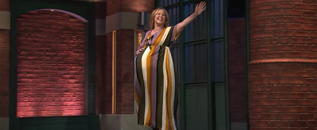 Amy Schumer Wearing Fake Baby Bump on Late Night March 2019