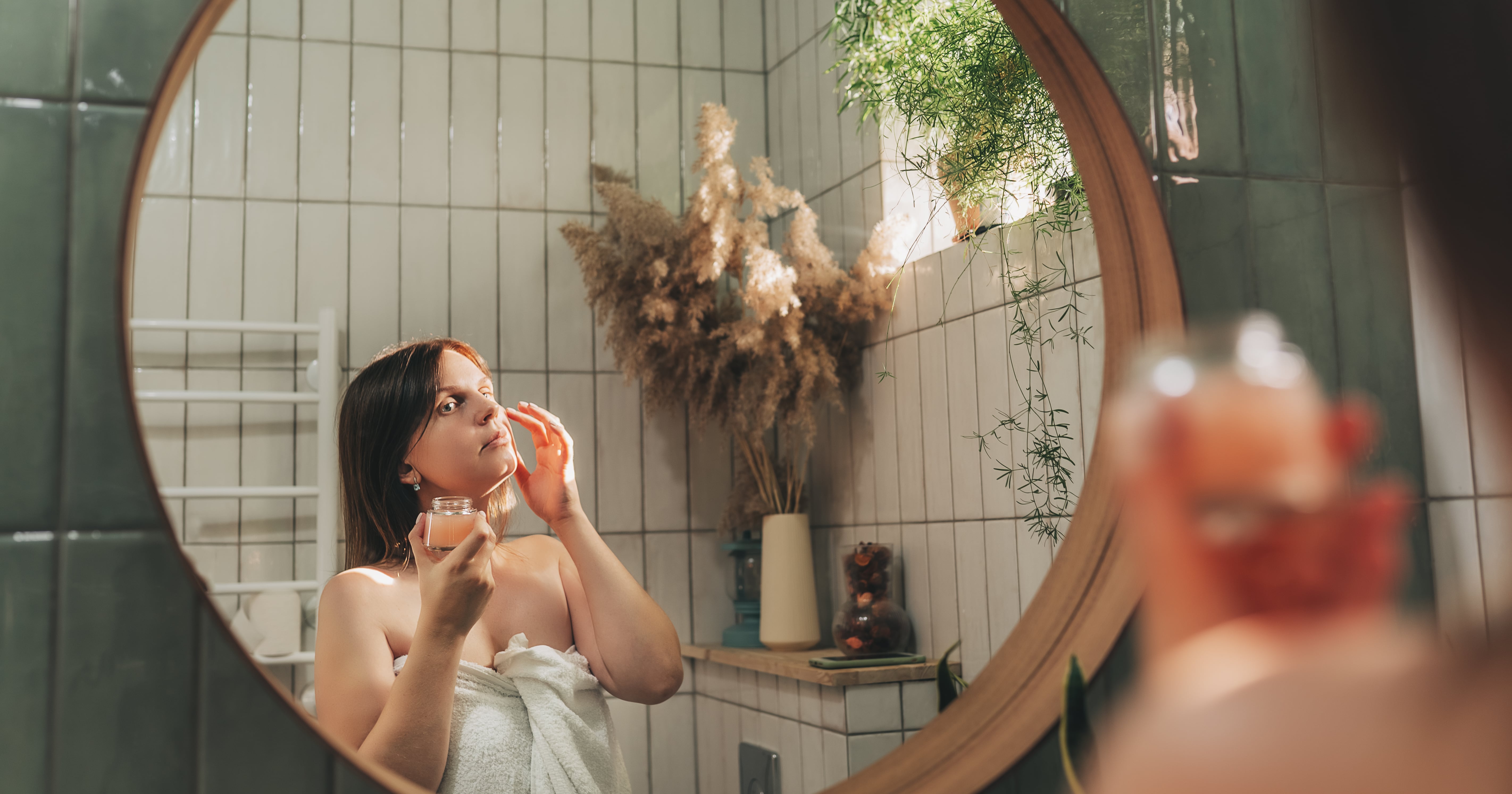 Acutane Green Bones:  A Dermatologist Explains The Controversy - hf5lvkm