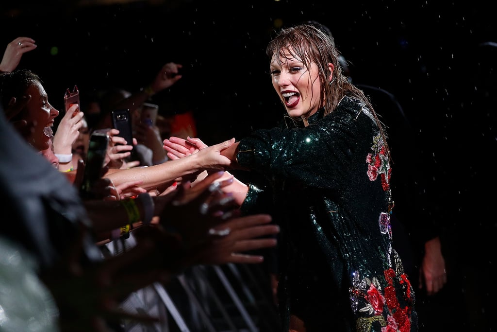 Taylor Swift Ripping Off Eyelashes at Sydney Concert