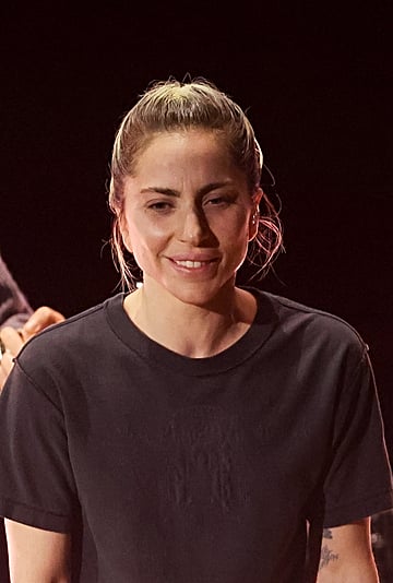 Lady Gaga Goes Makeup-Free For Her Oscars Performance
