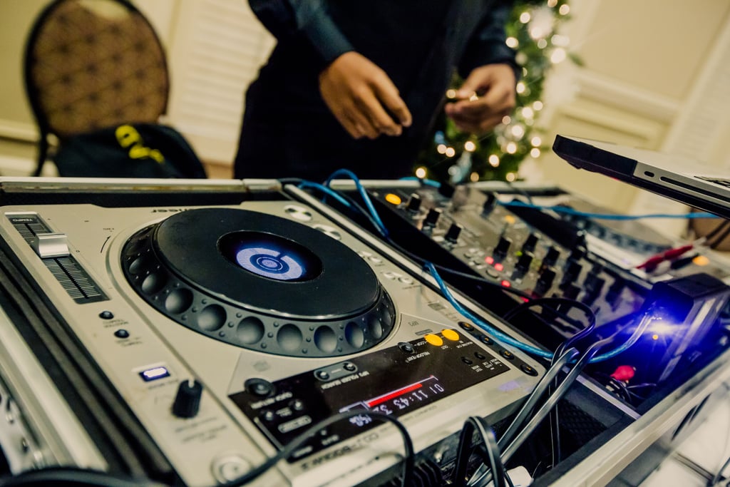 Classy Christmas Wedding Inspiration