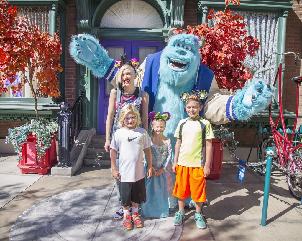 Gwen Stefani posed for cute family portraits with her sons, Kingston and Zuma, and her niece Stella at Disneyland's California Adventure park in October 2014.