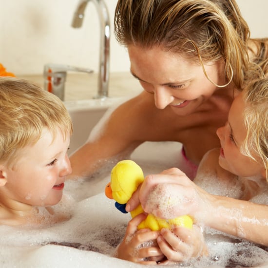 An Age When Parents Should Stop Showering With Their Tot?