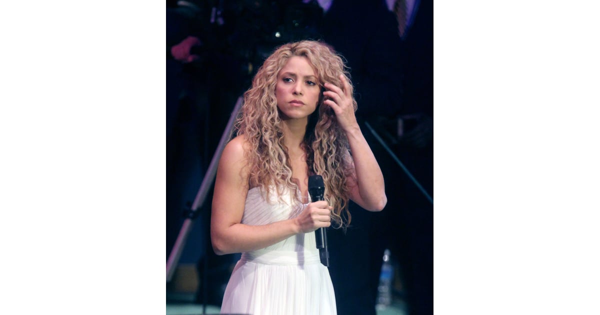 Shakira Long Relaxed Curls Latina Celebrity Haircuts For Spring