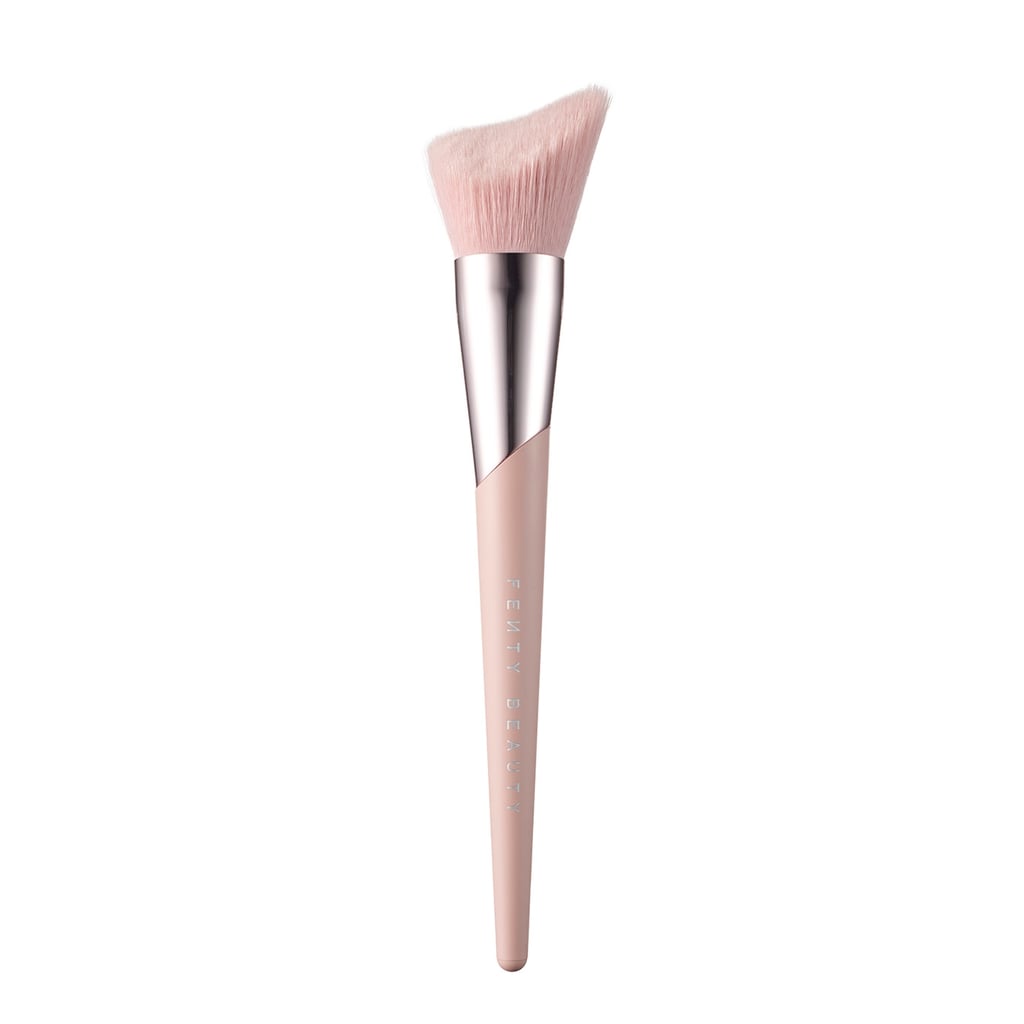 Cheek-Hugging Bronzer Brush