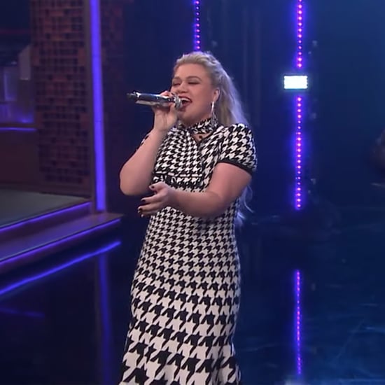 Kelly Clarkson Sings "A Moment Like This" With Jimmy Fallon