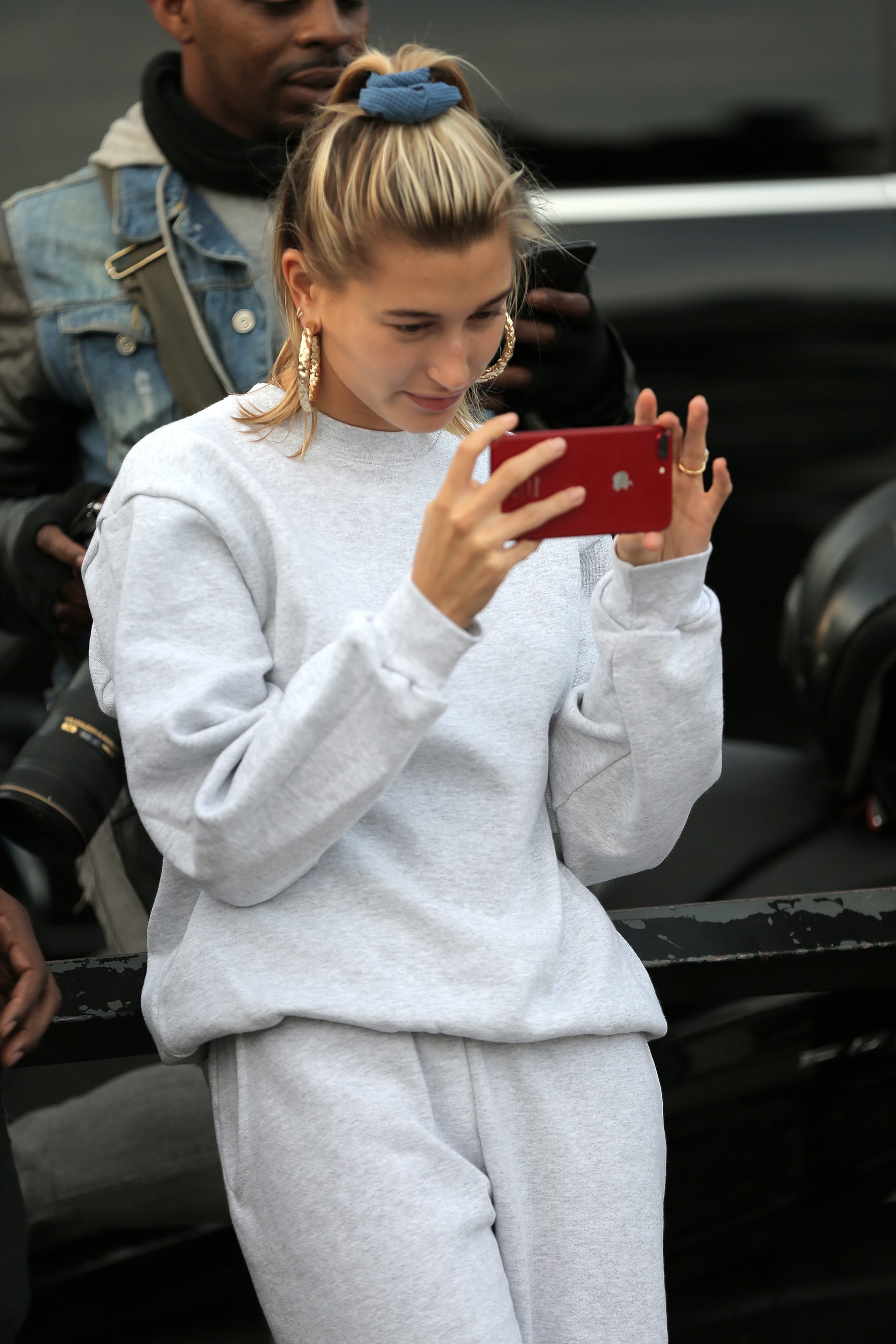 Celebrity Entertainment Watch Justin Bieber Serenade