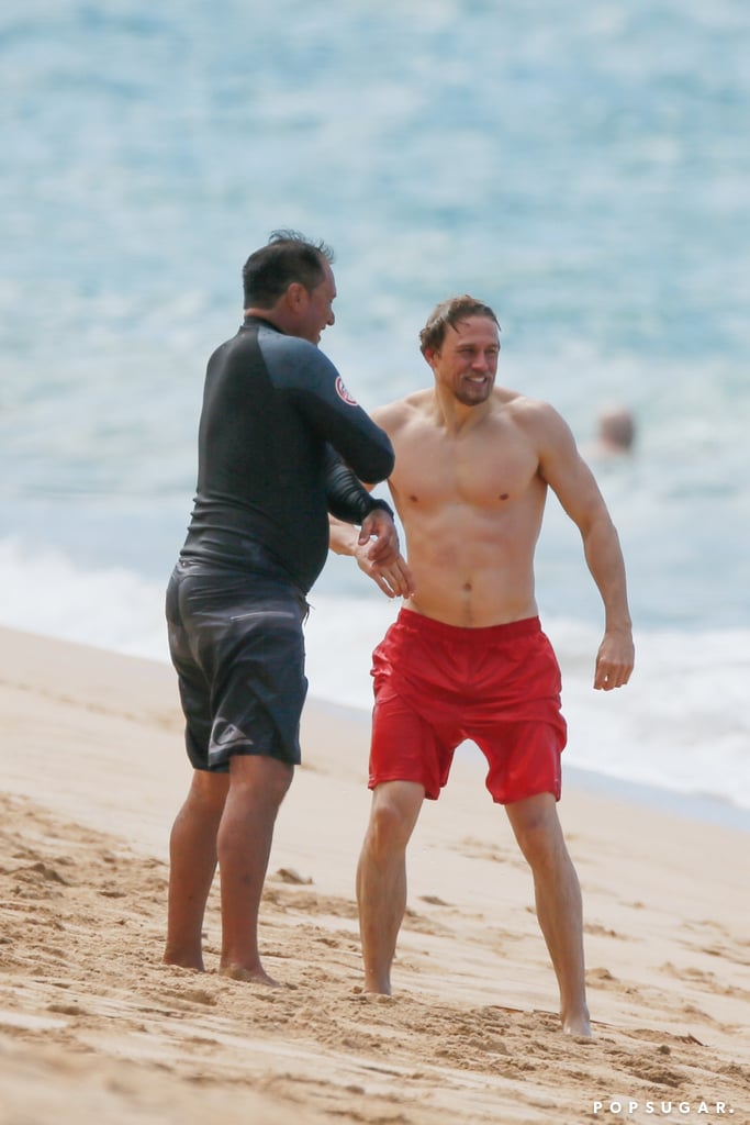 Shirtless-Charlie-Hunnam-Hawaii-Pictures