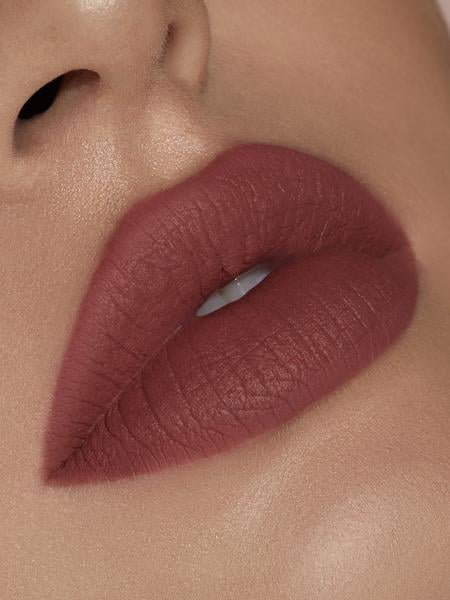 Kylie Cosmetics Velvet Lip Kit in Mind Ya Business