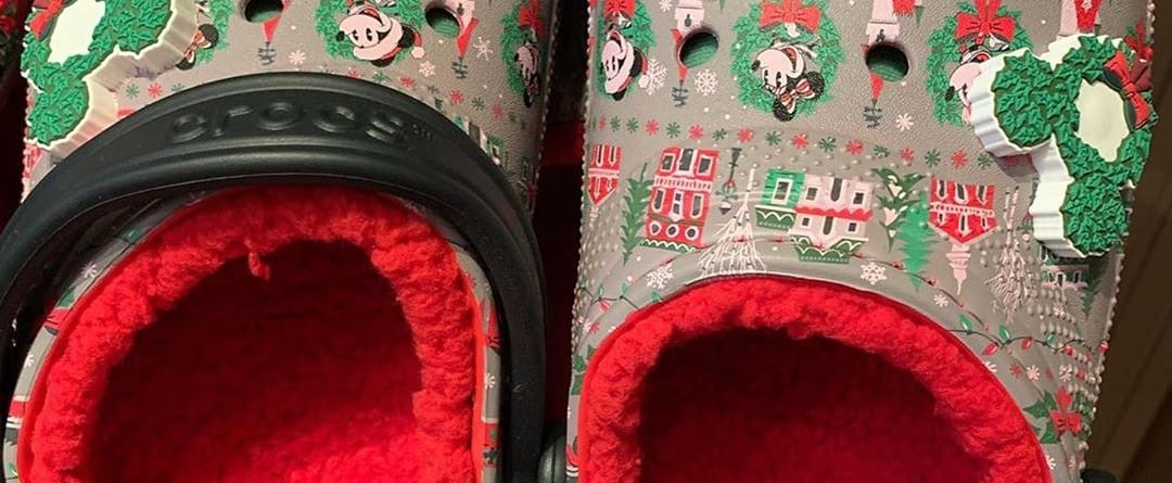 Adult online christmas crocs