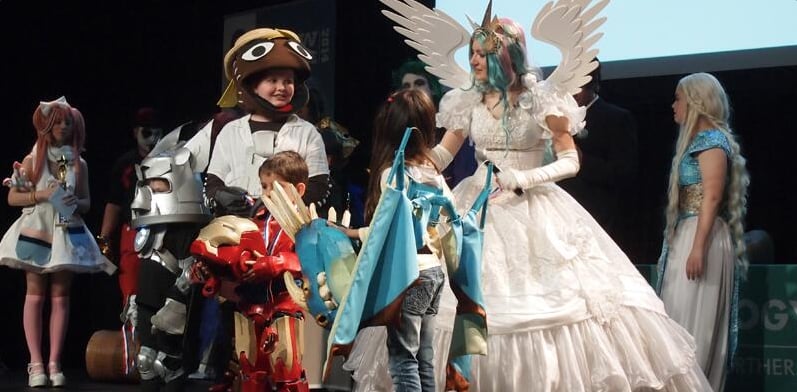 Isn't it cool how everybody, young and old, can cosplay together?