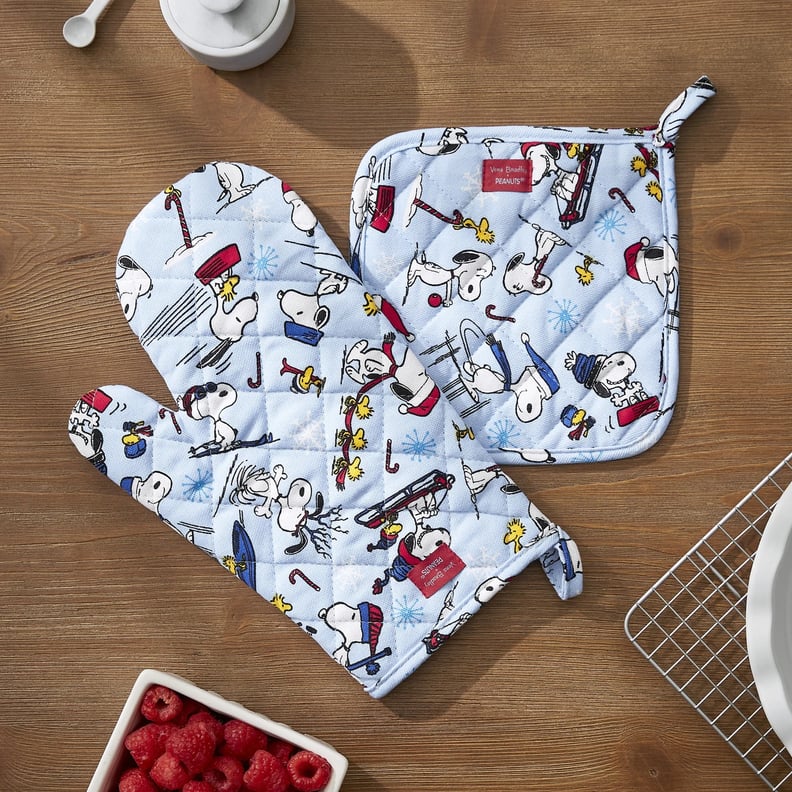 Peanuts Pot Holder and Oven Mitt Set