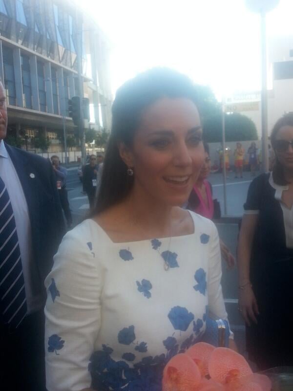 Kate was given flowers by fans in Brisbane.
Source: Twitter user auscanucksarah