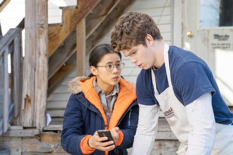 THE HALF OF IT, from left: Leah Lewis, Daniel Diemer, 2020. ph: KC Bailey /  Netflix / Courtesy Everett Collection