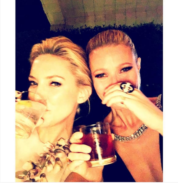 Before presenting Gwyneth Paltrow with the style icon award, Kate took a stylish yet silly selfie with her chic friend.