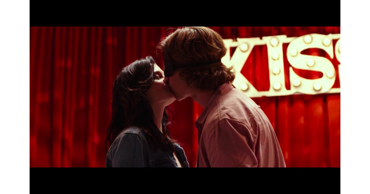 They Kiss The Kissing Booth Review Popsugar Entertainment Uk Photo 46