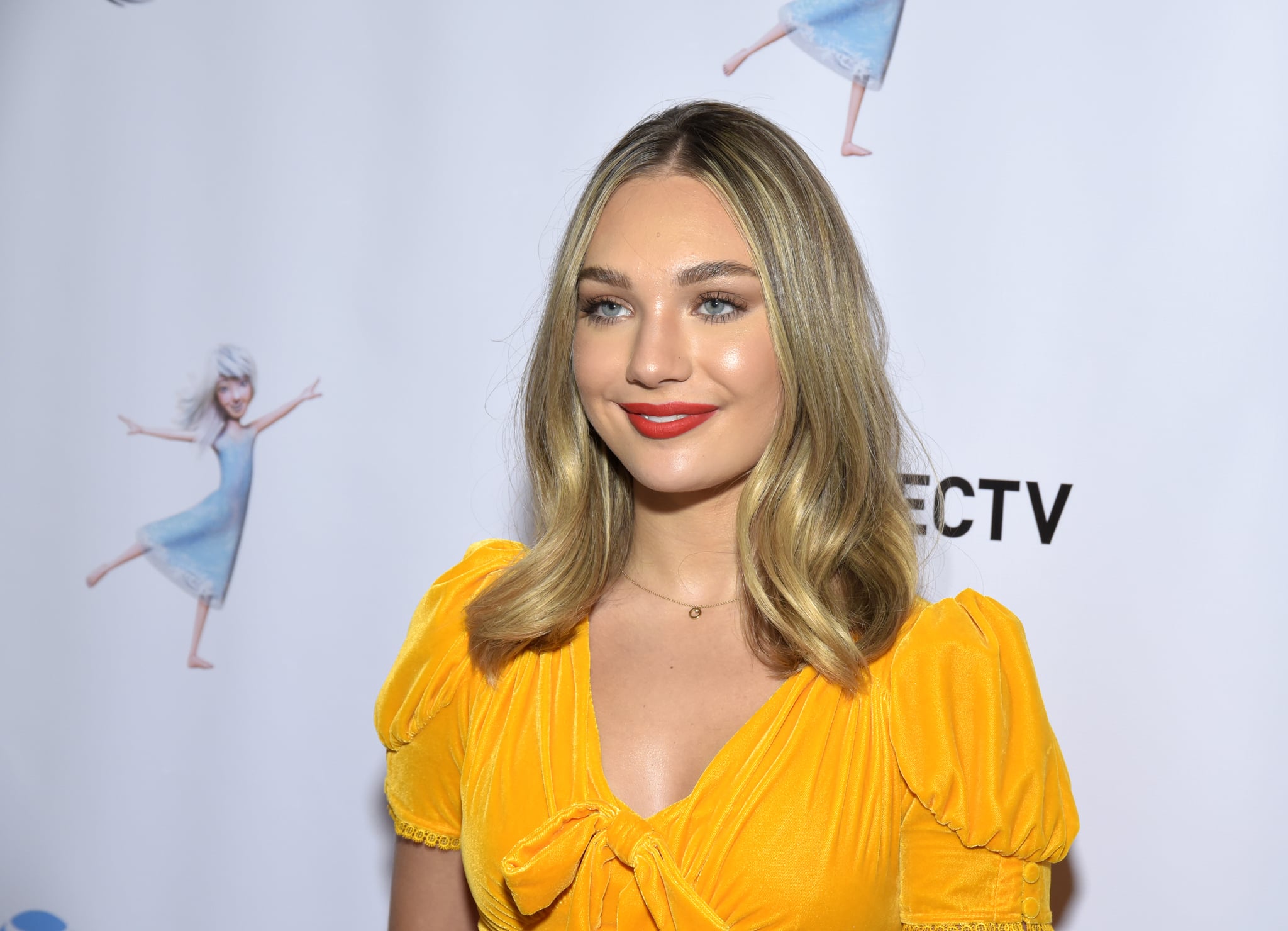 SANTA MONICA, CALIFORNIA - NOVEMBER 16: Actor Maddie Ziegler and attends the Los Angeles premiere of