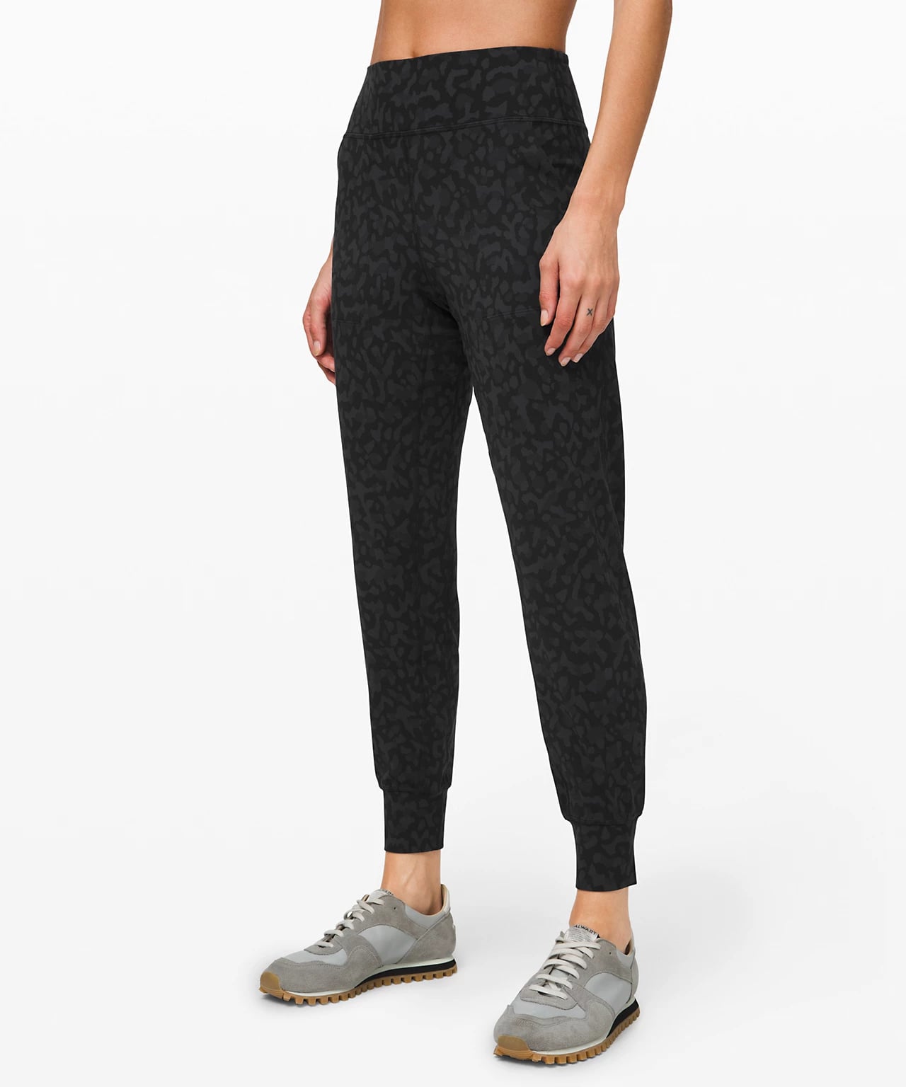 Loungewear Outfit - Joggers  Lululemon outfits, Black joggers
