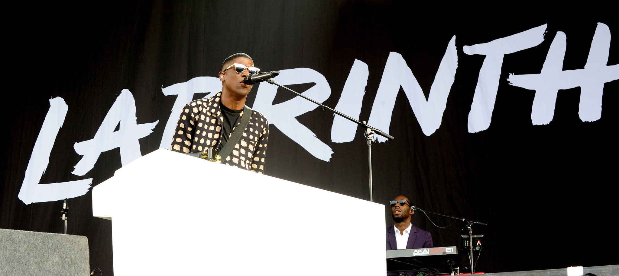 STAFFORD, ENGLAND - AUGUST 23:  Labrinth performs on Day 2 of the V Festival at Weston Park on August 23, 2015 in Stafford, England.  (Photo by Shirlaine Forrest/WireImage)