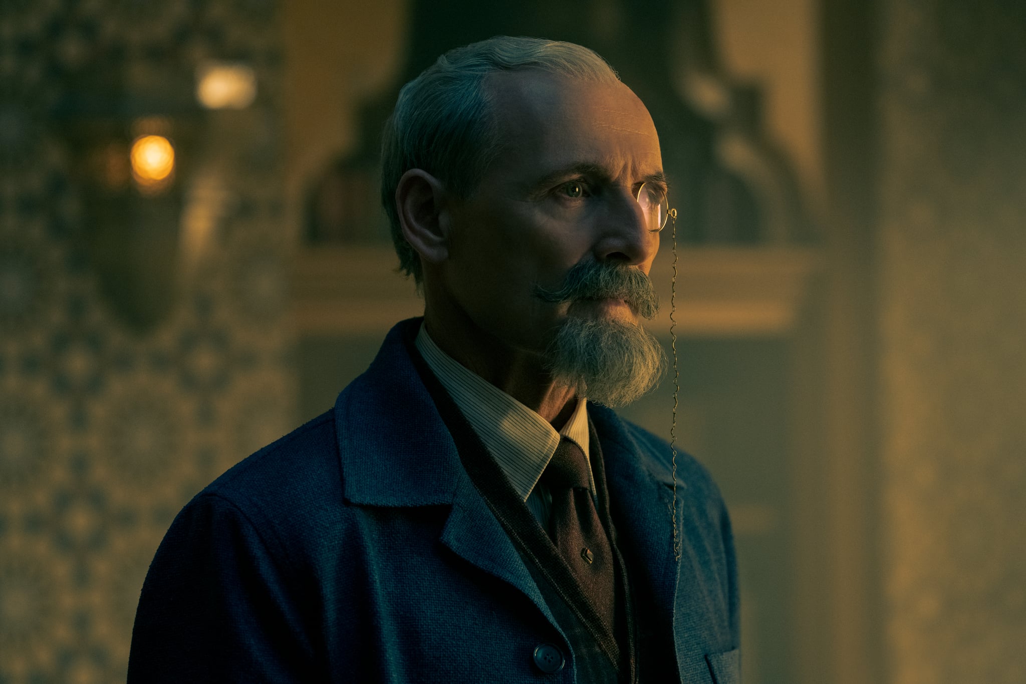 THE UMBRELLA ACADEMY COLM FEORE as SIR REGINALD HARGREEVES in episode 210 of THE UMBRELLA ACADEMY Cr. CHRISTOS KALOHORIDIS/NETFLIX  2020