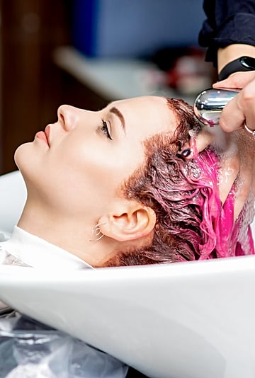 How to Wash Out Hair Colour Faster, According to Colorists
