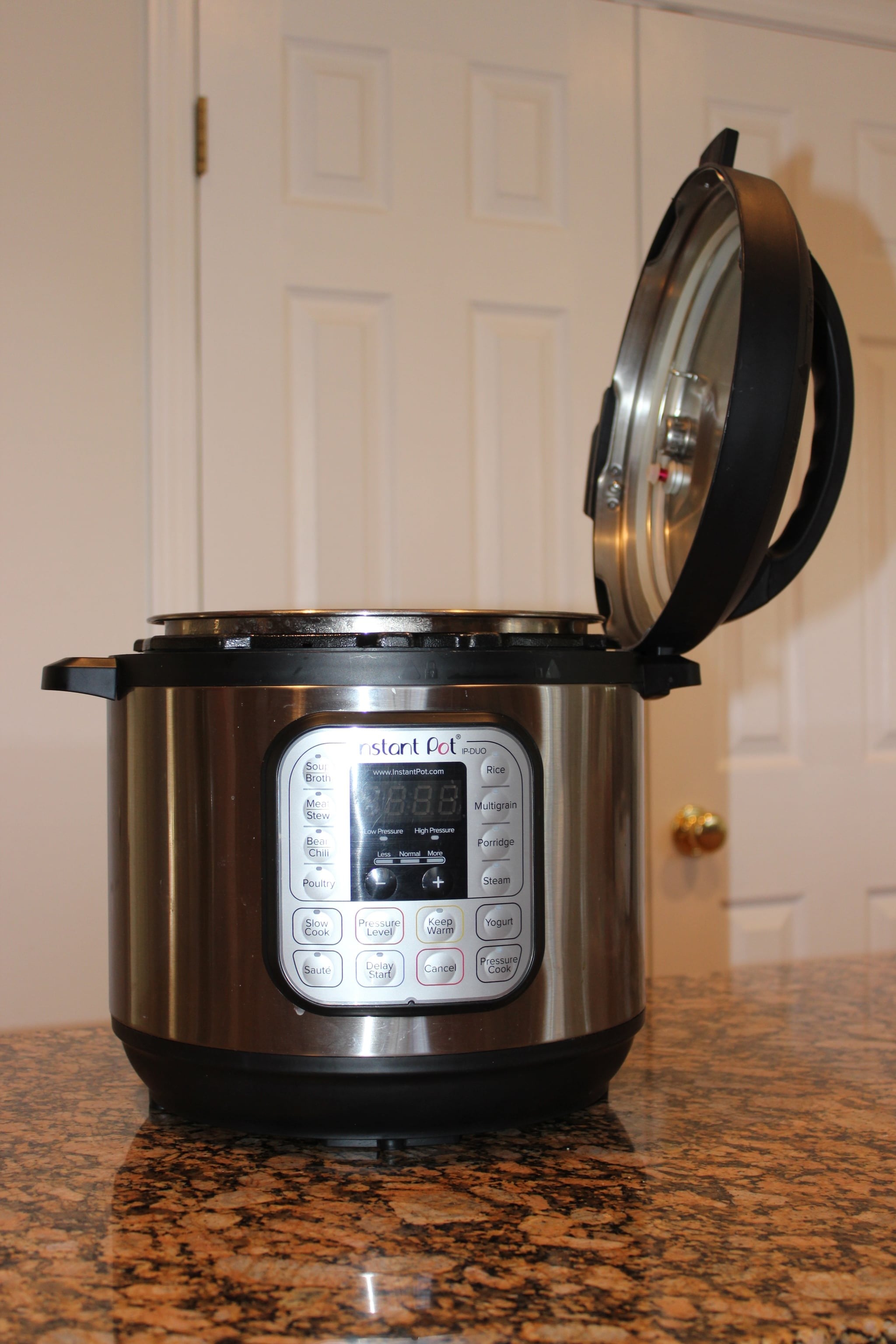 How to use the Instant Pot lid holder. #instantpot #tiktoktaughtme